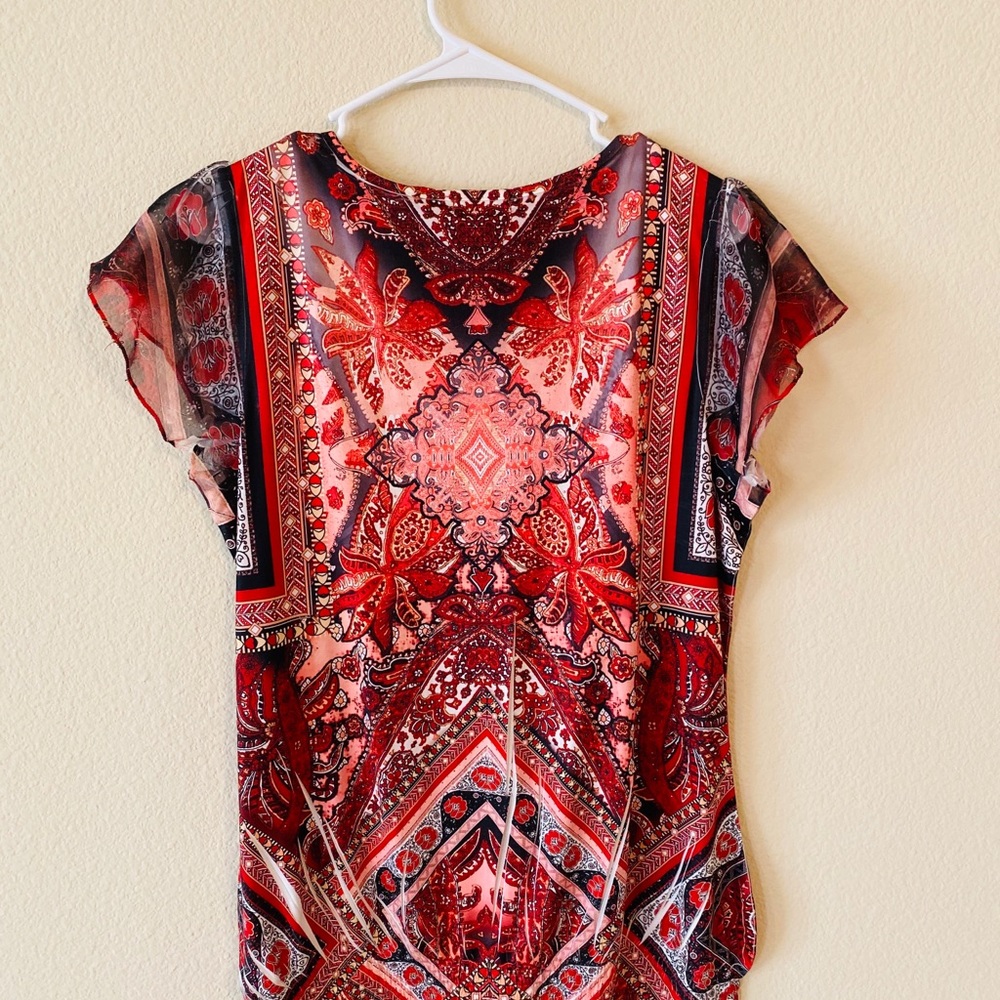 Red pattern blouse - Picture 4 of 5